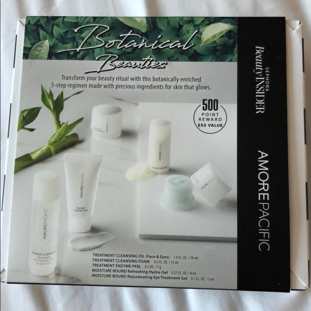 Amore pacific travel kit— LAST ONE!!!